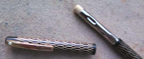 Lady Sheaffer 904 Paisley PENCIL. Black enamelled finish with engraved paisley pattern, gold plated clip